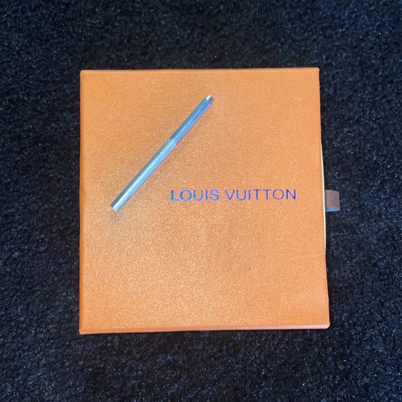 LV Belt - Picture 5 of 5